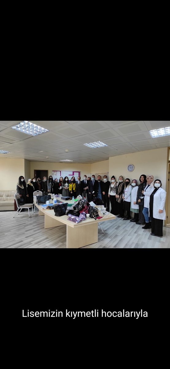 GolImam's tweet photo. Okul müdürümüz Atila Çataltepe okul öğretmenlerimizin öğretmenler gününü kutladı. #24kasım https://t.co/SItGIImGnU