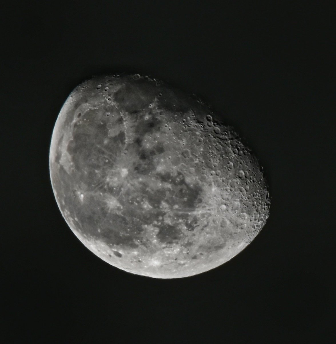 cnikonshooter's tweet photo. As she crosses the night sky
#lunarphotography #shootthemoon #snapthemoon #nikon #nikonphotography #nikonphoto #nikonz50 #sigmalens #nasa #NightPhotography https://t.co/YjAd2E9QFB