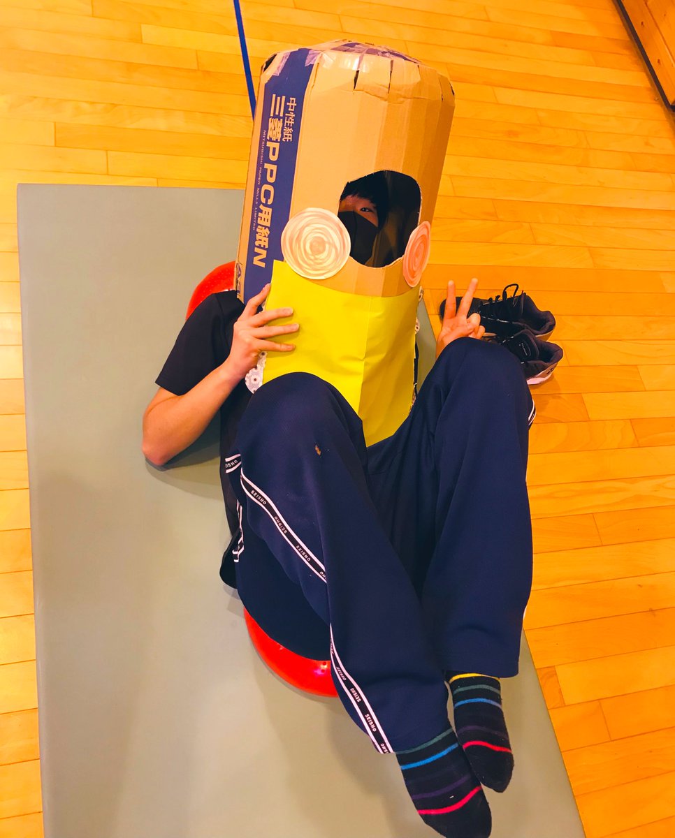 tmc610606's tweet photo. 【11/24講義の様子①】
１年後期『#人間発達学』の一場面…

皆さんこんにちは。人間発達学担当教員の泉です。
本日の課題は生まれてから立つまでの“#粗大運動”について！(続く)

#東北メディカル学院
#東北
#青森
#五戸町
#専門学校
#作業療法士
#OT
#理学療法士
#PT
#学生募集
#新生児
#乳幼児
#講義 https://t.co/J704vHuXyb