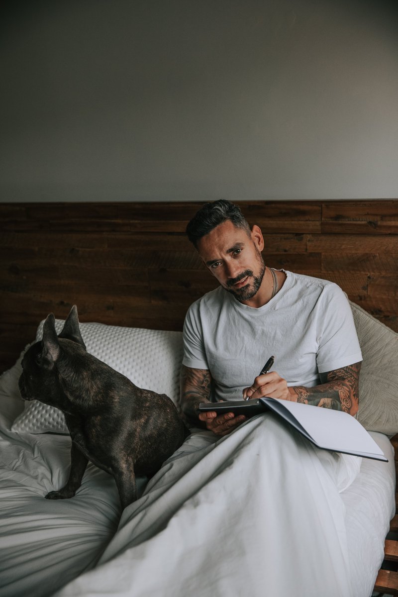 Carl Thompson tweet media