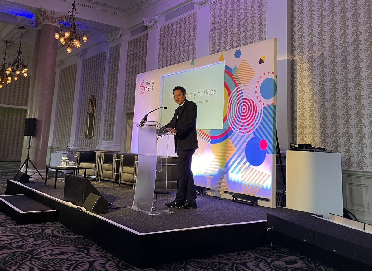 elmosmoe's tweet image. Amazing keynote from @Kevin_Fong giving a sobering insight into the NHS COVID response. “Data is good but information is more important. Interpreting the data with the information is essential.” #DataSummit21 @DataFest_