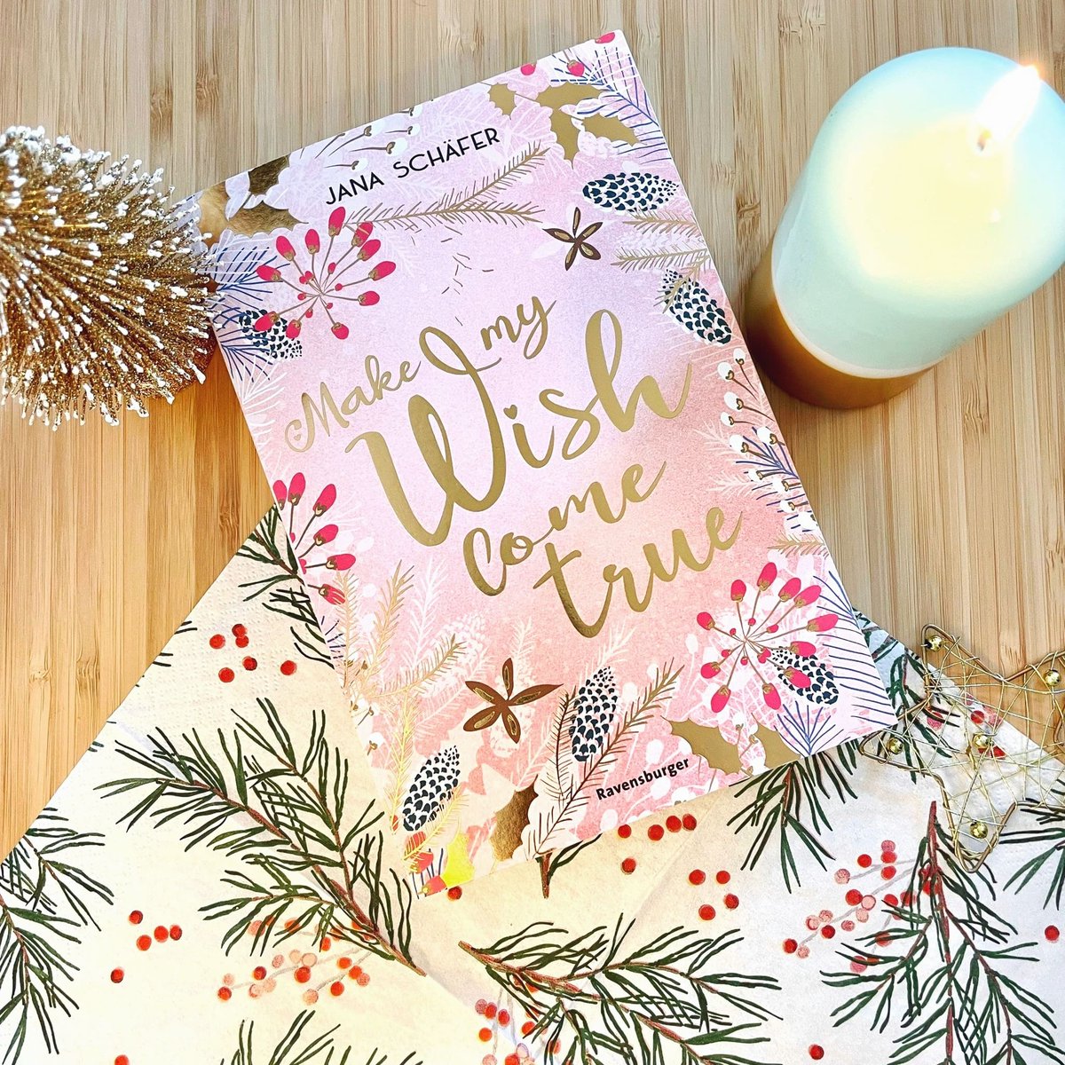 Der weihnachtliche Wohlfühl-Roman zum Wegträumen! @RavensburgerBVL sucht 30 Leser*innen für eine zauberhafte Leserunde zu Jana Schäfers "Make My Wish Come True". Bewirb dich jetzt: bit.ly/Make-my-wish-c…