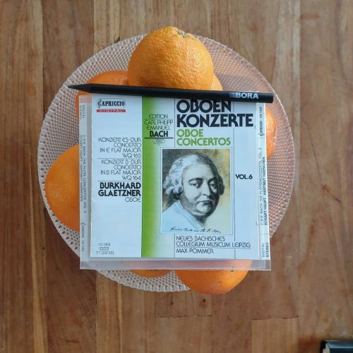ClassicalCritic's tweet photo. #morninglistening to #CPEBach #OboeConcertos on @CapriccioRec w/
#BurkhardGlaetzner, the NBCML & #MaxPommer
Amazon: https://t.co/DXTJLjr4oy
#BachFamily #HistoricalInstruments
#CarlPhilippEmanuelBach #classicalCDcollection #ClassicalMusicCollection #G… https://t.co/QNgMjylEUK https://t.co/hcgYQj7cvp