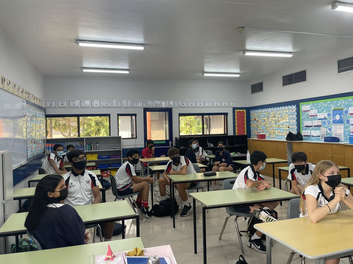 It’s #NoPensDayWednesday and our students are loving the challenge of this Vocab Bullseye activity shared during a <a href="/DCol_OracyHub/">Dubai Oracy Hub 💬🗣💭👥</a> webinar and are coming up with much more developed, complex answers a result! 🎯🙌🏼 <a href="/DColLearning/">DC Learning & Teaching</a> #DCoracy