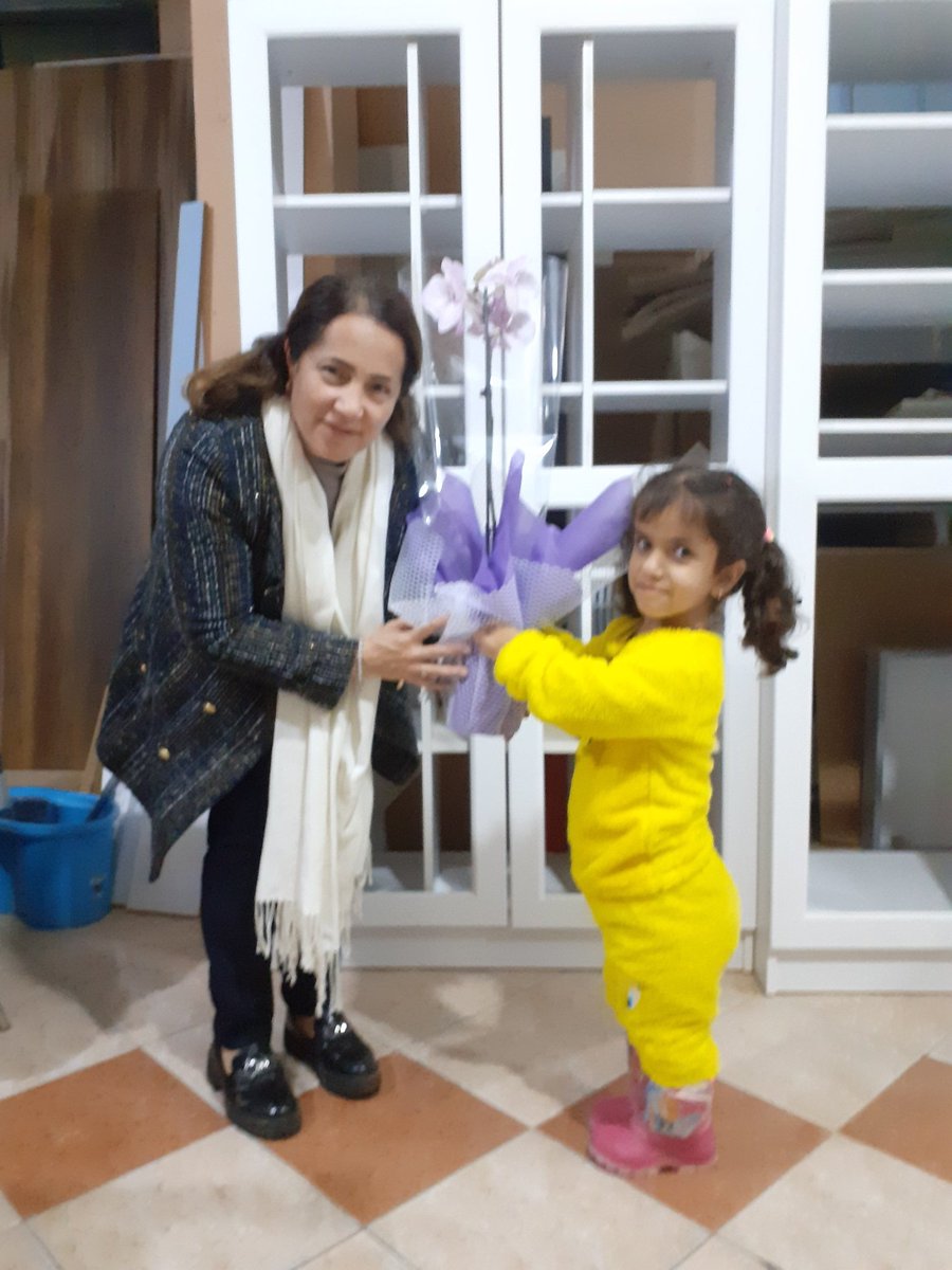 Küçükcekmece Ak parti ilçe Sosyal p. Birim toplantısına katılım sağlayan il başkan yardımcımız Sn <a href="/SayimMadak/">Dr. Sevim Sayım Madak 🇹🇷</a> hanımefendnn Öğretmenler gününü kutladk Dursun başkana teşekkür ederiz 
<a href="/RTErdogan/">Recep Tayyip Erdoğan</a>
<a href="/osmannnurika/">Osman Nuri Kabaktepe</a> 
<a href="/ackilic76/">Akif Çağatay Kılıç</a>
<a href="/AKIstanbulSPB/">AK Parti İstanbul Sosyal Politikalar 🇹🇷</a> 
<a href="/avrecepsencan/">Av. Recep Şencan</a> 
<a href="/Leyla80023525/">Leyla</a> 
<a href="/AkKcekmece/">AK Parti Küçükçekmece</a>