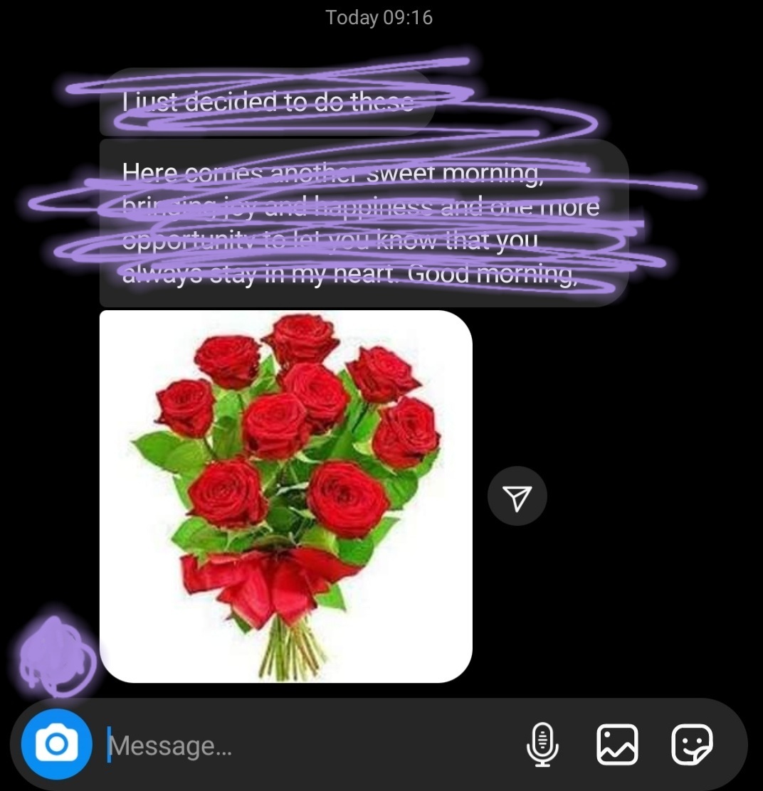 Modrasnilek's tweet photo. Nijerya'da da gül fotoğrafı gönderme adeti varsa demek ki 🤦🏽‍♀️ çizdiğim resmi telefon arka planı da yapmak mükemmel detay çok masumsun ama sen 🐥
İstemsizce mutluyum nedense https://t.co/28cR9wX0Uc