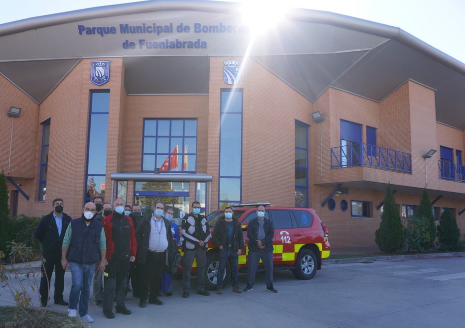 agremia's tweet image. Los alumnos de la Escuela Técnica de @Agremia han colaborando con la @Fmapfre y la @APTBBomberos en un acto que se celebrará hoy en el parque de @BomberosFuenla para concienciar al usuario sobre el buen uso de las instalaciones eléctricas #SumandoEnergías