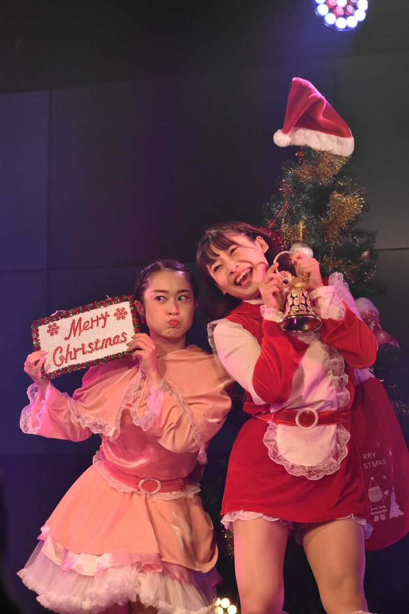 いっぱい素敵な写真撮ってもらったので載せちゃいます🥰
クリスマスの色味はカラフルで大好きやあ❤️💚🤍