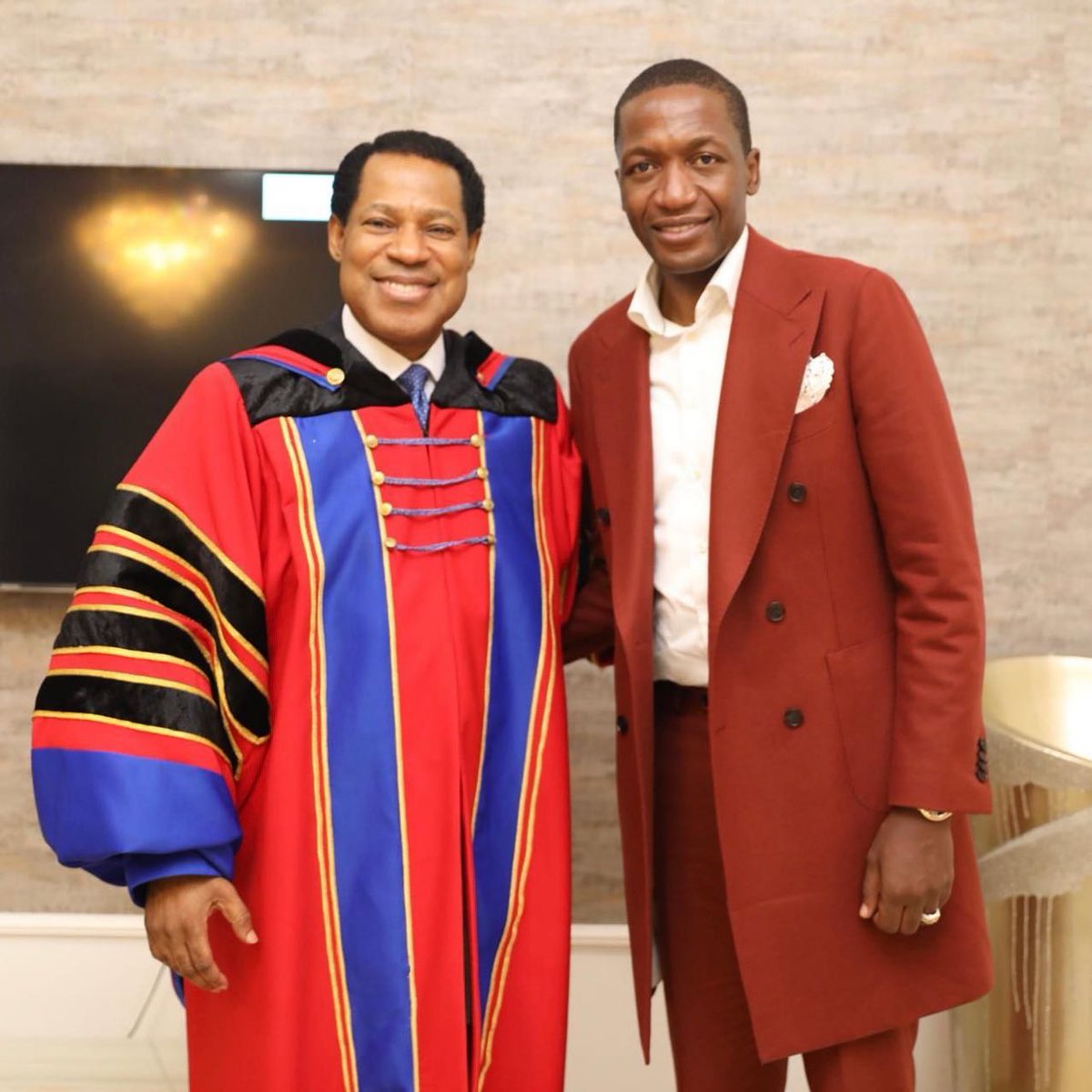 BobbyLangs's tweet image. My MAN of God @UebertAngel  with his MAN of God. Respect 🙌
#TheYearOfTheGodKind