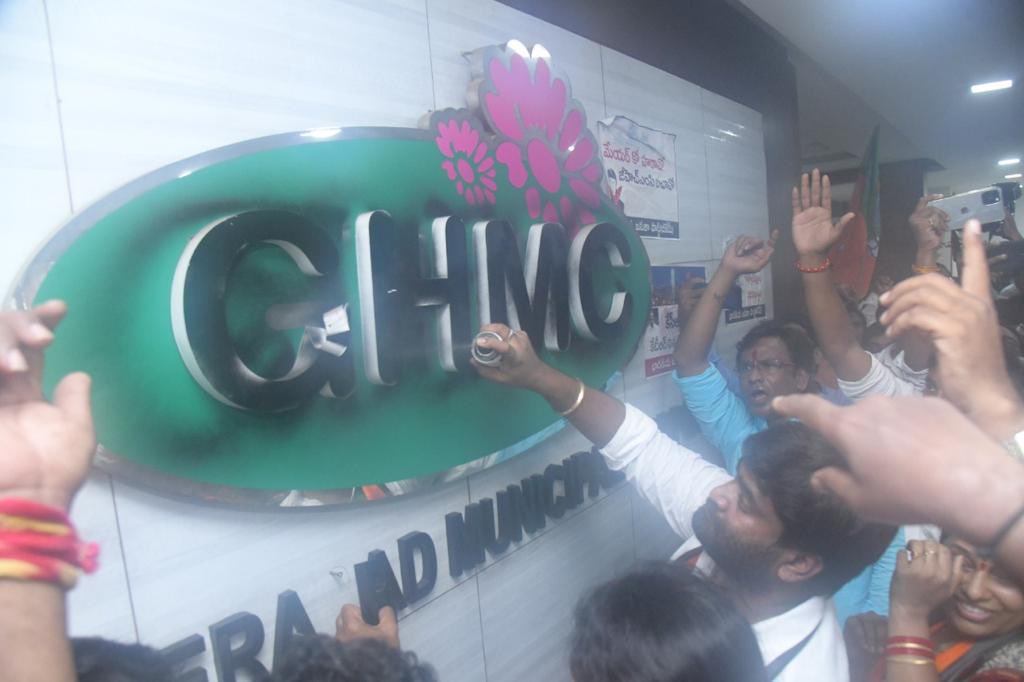 KTRBRS's tweet photo. Some thugs &amp; hooligans of BJP in Hyderabad have vandalised the GHMC office yesterday. I strongly condemn this atrocious behaviour 

Guess it’s too much to ask Godse Bhakts to behave in a Gandhian manner 

Request @CPHydCity to take strictest action on the vandals as per law https://t.co/0Ogg0IzLZS