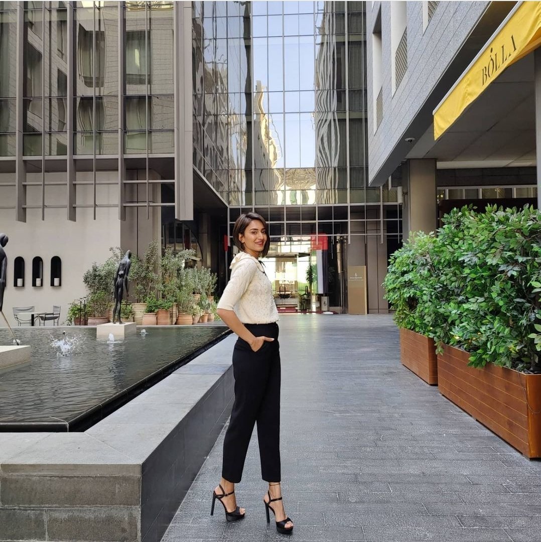AK3Wonder's tweet photo. Beautiful Eri!😍🤗❤
Eri's IG Post. One of the hashtag is #instadaily😊 Should we take it seriously, Eri?😜😁 
Your heels reminding me of Oprah Winfrey's quote "Keep your heels, head and standards high."😊❤
#EricaFernandes @IamEJF https://t.co/LxswwC0QX9