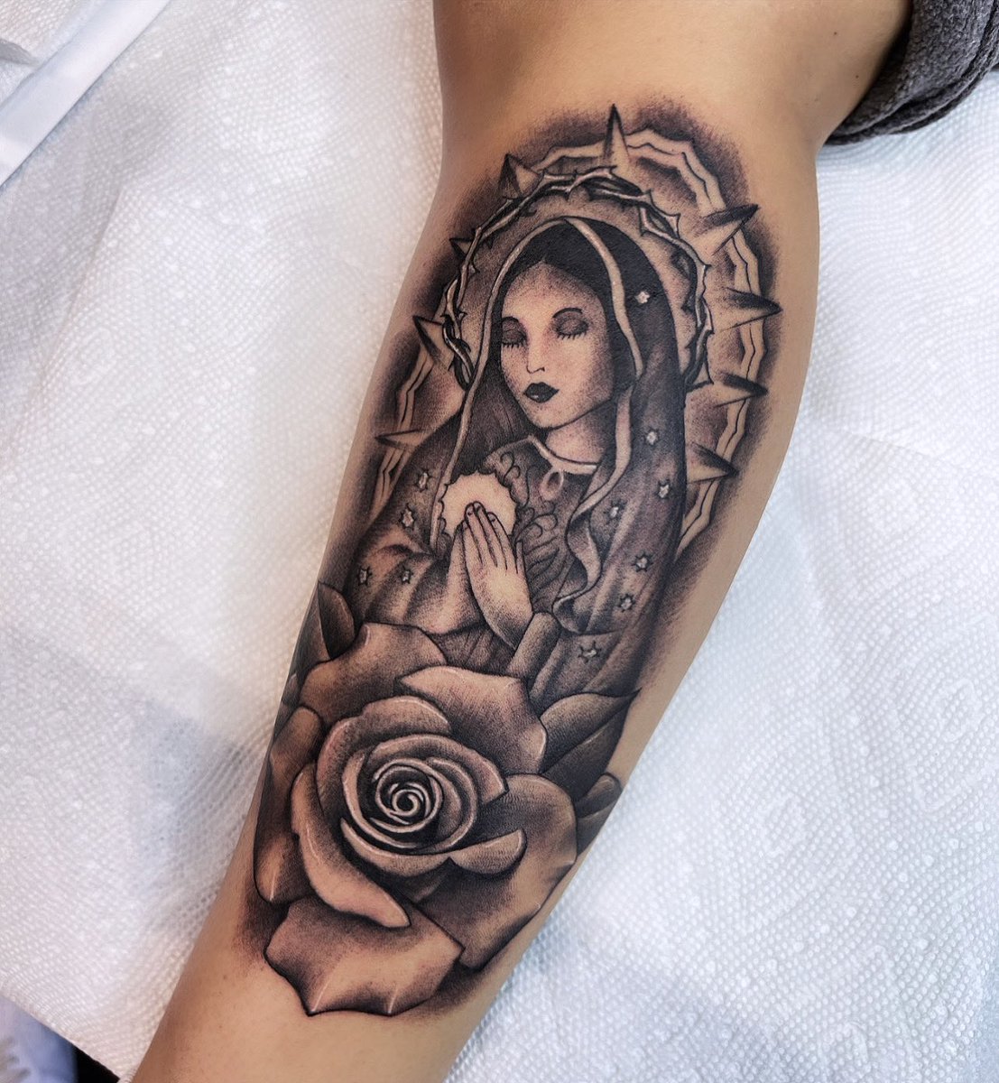 aleksalvarez2's tweet photo. Following My IG @ aleks_tat2 #latattooartist #dtla #cryptoban #tattooartist #la #ink #losangelestattooartist https://t.co/3uiLU7KsyH