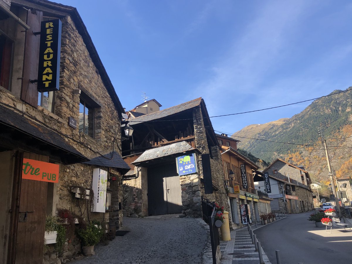 RicardMoren's tweet photo. @visitpallars @espot_esqui @Vallsdaneu @NewsTavascan #hamlets research @UABBarcelona:
ESPOT municipality #PallarsSobirà #Lleida:
361 inhabitants (INE2016) including 34 born abroad:
20 in #Romania
7 in #Morocco…
#RuralLIFE #RURALimmigration #RuralEUROPE
#micropobles #Espot #Catalonia #ruralSpain
INFO: https://t.co/s4NkP90WvX
📷2020 https://t.co/WsHXApYoou