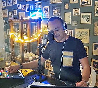 gzumeta's tweet photo. ✅En el 30 aniversario de la muerte de un mito como #freddymercury convendría recuperar la visión/escucha de un especial que produjo el DJ @luislopezwdm sobre el líder de Queen desde Ibiza
👉Luis ocupa la portada de mi web por su programa #NextLevel 
🔴https://t.co/LiIFCRkJzZ https://t.co/H7Z3m6XTJs