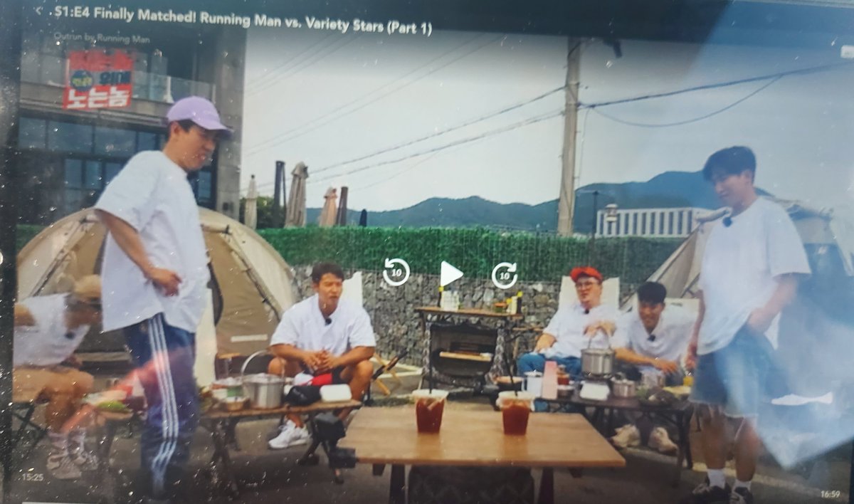 chubsxlife's tweet photo. SPOILERS AHEAD!!!!
choosing between 2 drinks
YSC chose the chose the iced coffeeπ
#OBRM https://t.co/tkjCfPxdn9