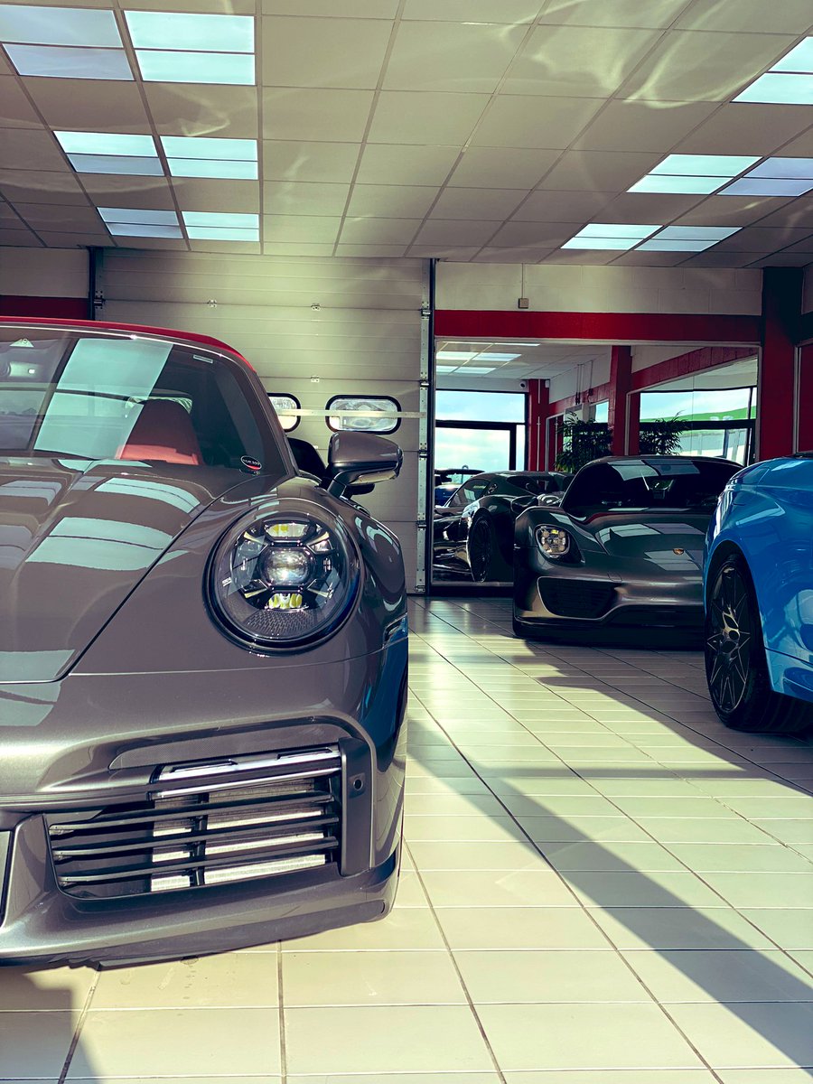 TOP555Cars's tweet image. What to do if your patience wains a few days prior to collecting your Porsche 918 Spyder?

Well... you buy Porsches latest 992 Turbo S Cabriolet of course to enjoy in the meantime  #collectionday
#couldntwaitafewdays #justdoit #TOPClient #TOPbusiness
#TOPbuyingexperience #TOP555