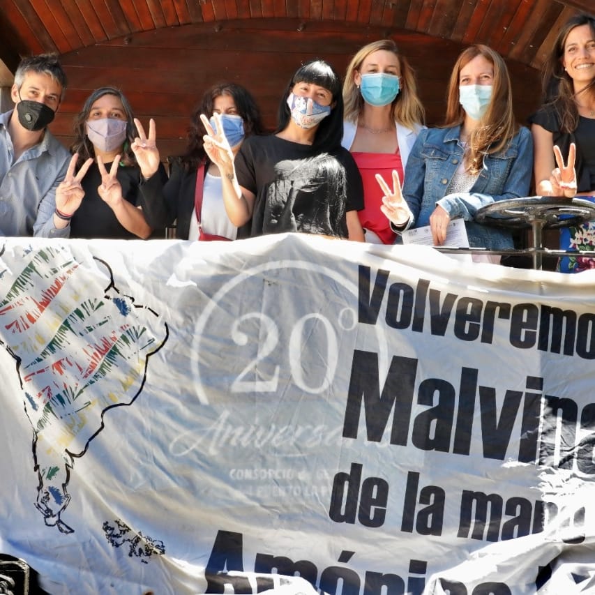 MarceLopez65's tweet photo. Participamos invitados por el @cecimlaplata del lanzamiento de la campaña "Por una Pesca Soberana con un profundo sentido social" realizada en el @puertolaplata . Saludamos y apoyamos la iniciativa que surgió del trabajo que viene realizando la entidad en la concientización https://t.co/SNNRRNYBNB