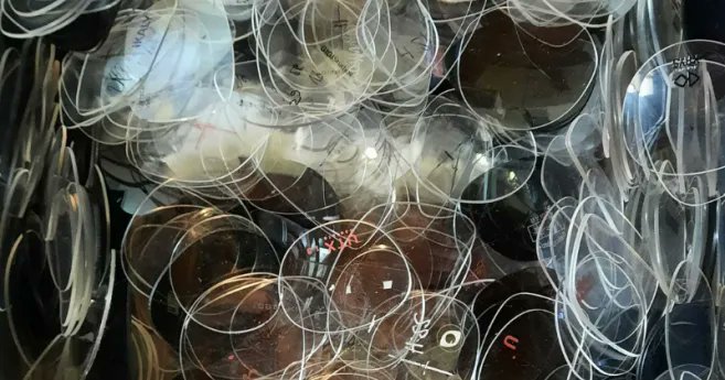 joboptic's tweet photo. Une première filière de recyclage pour les déchets de l’optique > https://t.co/EqXzLRybNw via @Acuitefr #optique #lunettes #opticiens https://t.co/yuCeESroiq