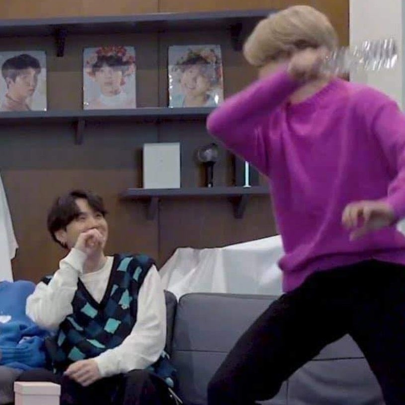 orphicJJK's tweet photo. BTS triggering Park Jimin so much that he wanted to Jim-Out — a thread 🦢 https://t.co/Dd4Sc9HsKp
