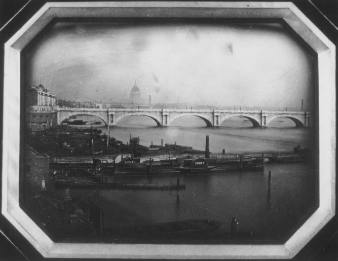 superlavis's tweet photo. "The success of the daguerreotype was ephemeral: from its birth, many criticisms were leveled at it, in particular the slowness of the shots, the static aspect of the models and the shimmering of the plate."

Read more 👉 https://t.co/G6ZSOkygnz

#TheHistoryofPhotography https://t.co/QH77ZDwi6g