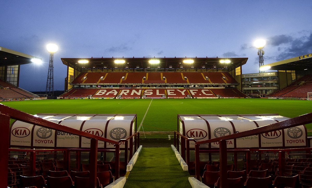 Let’s give the new man and proper tarn welcome tonight…

So far he’s come in at 8am Monday, doin drills by 9am, respected the town in pressers, addressed what needs to be done immediately…. 

Now We need to do our bit… 

Loud and proud <a href="/BarnsleyFC/">Barnsley FC</a> ❤️