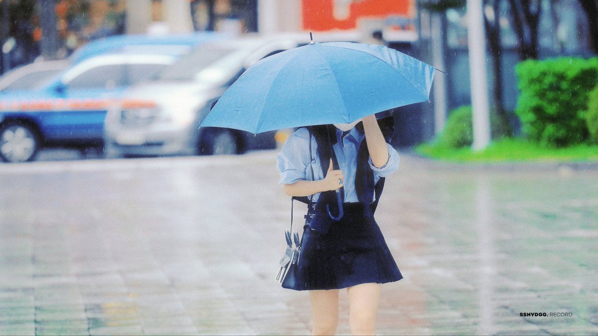 shishaonvdegege's tweet photo. 210823 YOUNG STREET
☔️🌧💦
#웬디 https://t.co/UzRo1YTyHe