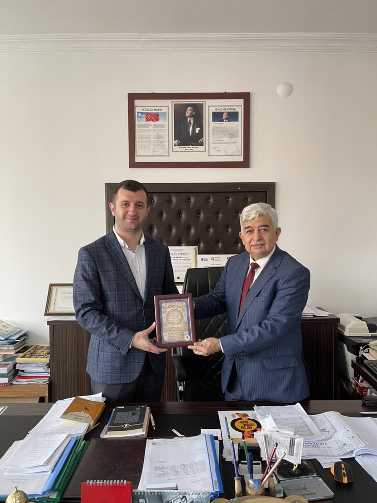 cemalyeniacun's tweet photo. Sevgi ve minnet dolu bir gün 🙏🏻

Geleceğimizi teslim edeceğimiz, evlatlarımızın yetişmesinde büyük bir paya sahip olan öğretmenlerimizi 24 Kasım Öğretmenler Günü’nde Nebahat Şifa Anadolu İmam Hatip Lisesi’ne ziyarette bulunup günlerini kutladık.

@alibayramdogan 
@mustafatoklu07 https://t.co/VsatLkLpyi