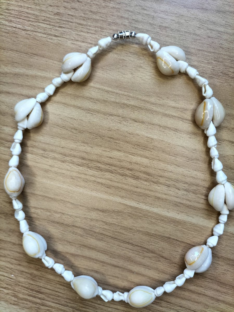 shellworksph's tweet photo. Shell necklaces! We supply puka shell, cowrie shell neckace, bracelet, anklet and other beach accessories from Cebu, Philippines.

#shellcraft #handmade #handicrafts #fashionaccessories #supportlocal #shellworks #pukashells #cowrieshells #beachaccessories https://t.co/dwn6IirF2s