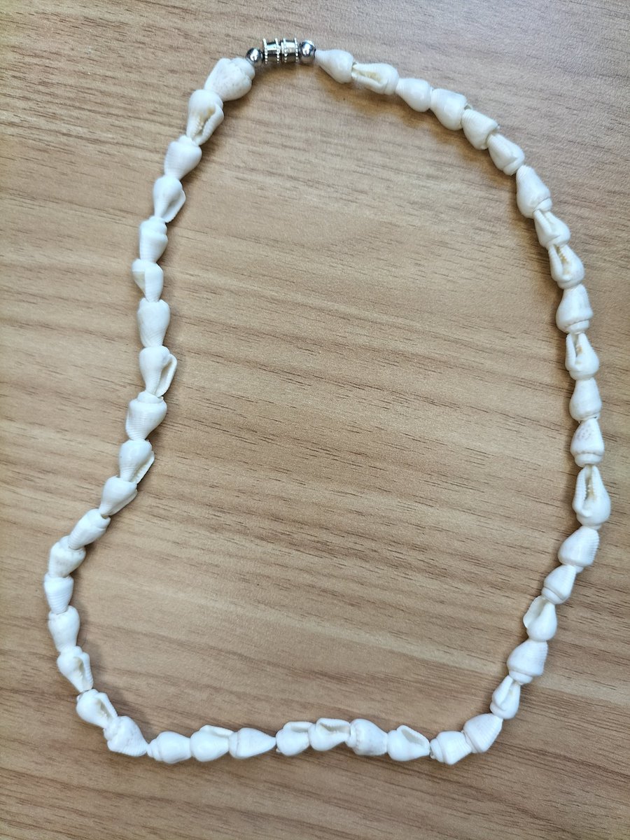 shellworksph's tweet photo. Shell necklaces! We supply puka shell, cowrie shell neckace, bracelet, anklet and other beach accessories from Cebu, Philippines.

#shellcraft #handmade #handicrafts #fashionaccessories #supportlocal #shellworks #pukashells #cowrieshells #beachaccessories https://t.co/dwn6IirF2s