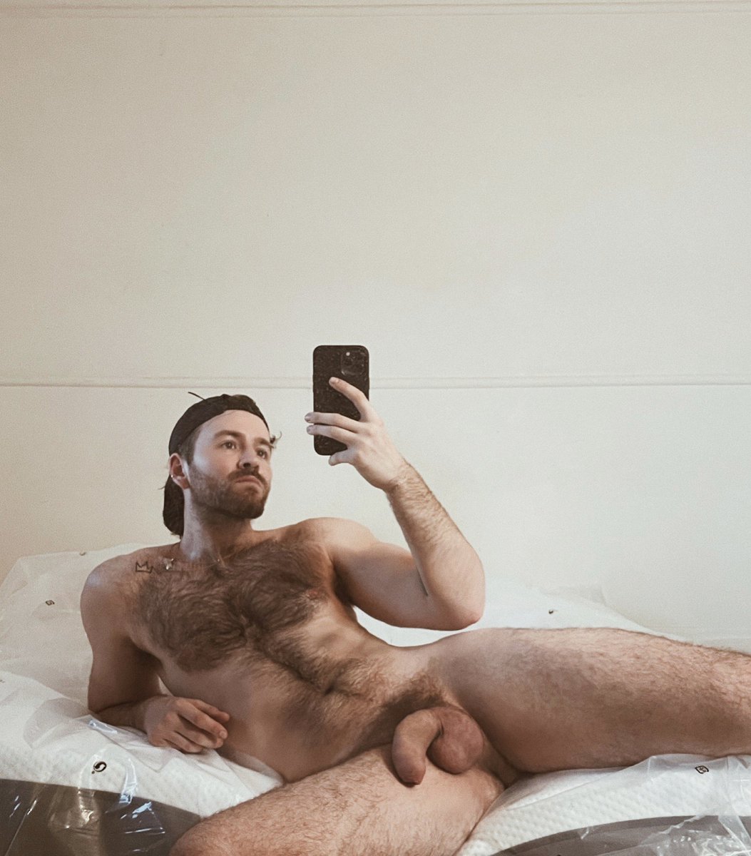 CharlieHudsonXX's tweet photo. Retweet if you’d come break in my new mattress with me 🛏🔥😈

Filming new content for https://t.co/xYkrcqY2Is this week 🎥💥
Subscribe if you want to see more of me XXX https://t.co/GskXDutvWi