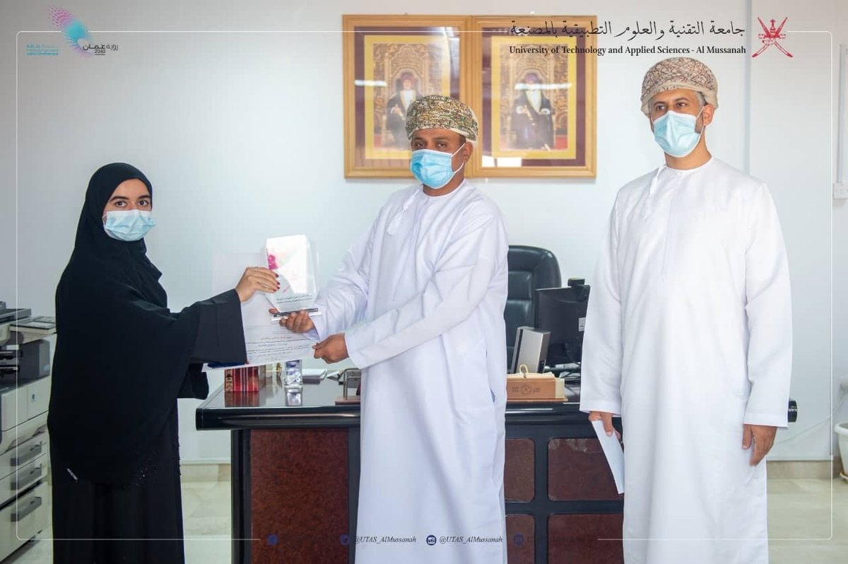 وتمنى لهم الاستمرار وبذل المزيد من الجهد والتوفيق خلال المشاركات القادمة وتحويل النموذج المبتكر إلى مشروع قائم يرفد الاقتصاد العُماني