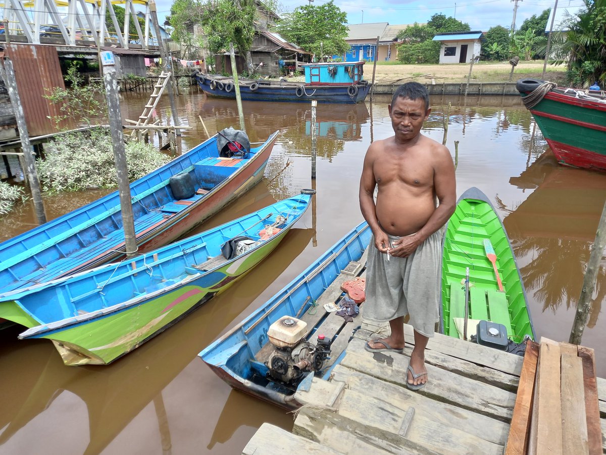 AM_Samarinda36's tweet photo. Selasa (23/11), AM, Luhkan Bantu Samarinda, di KUB Jembatan Kembar Kel Rawa Makmur, Anjangsana sekaligus Identifikasi Calon Penerima Asuransi Nelayan yang diusulkan, #GiatLuhkanSatminkalTegal #Samarinda #Aktifitas https://t.co/46PeX68B7M