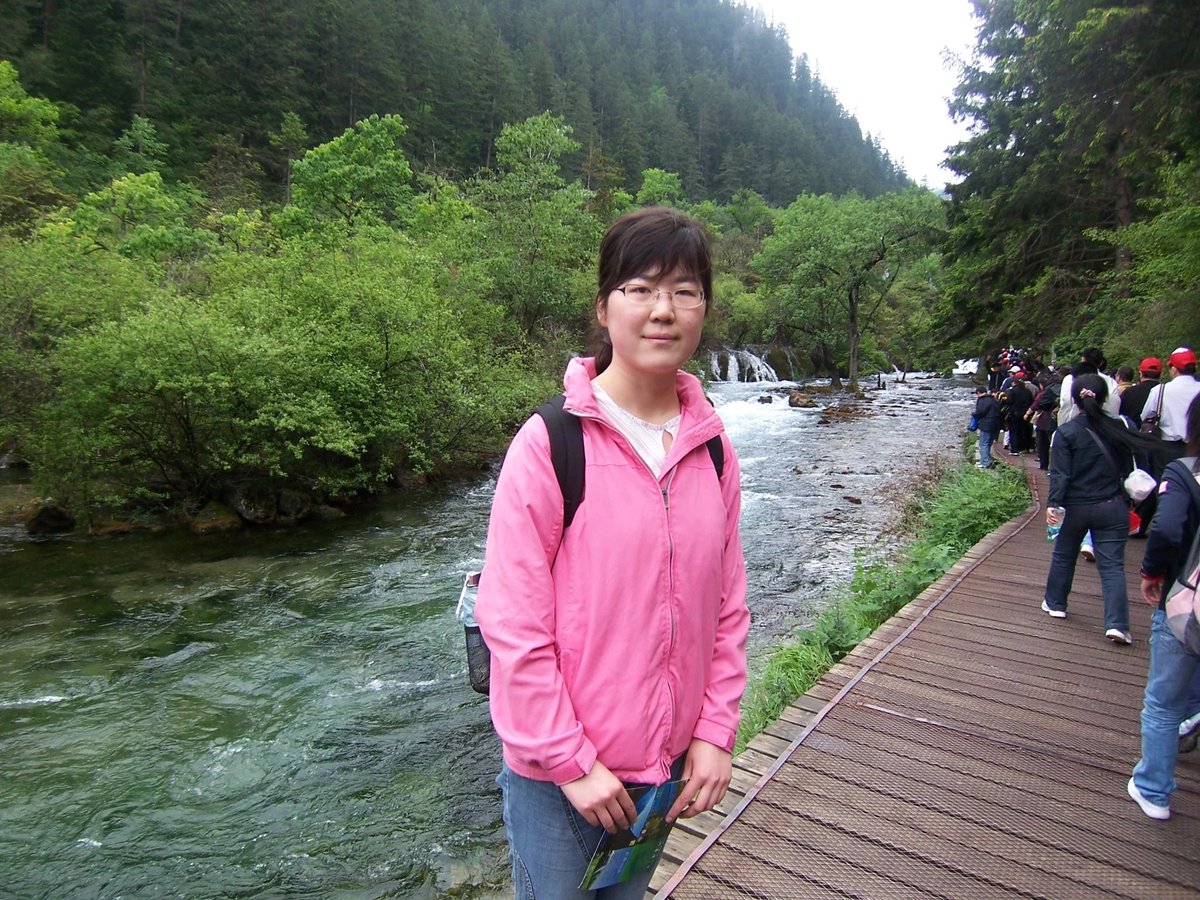 #China: EU reiterates call for release of #ZhangZhan, who's in desperate need of medical care: eeas.europa.eu/headquarters/h…

She's jailed for 'daring' to report about Covid in Wuhan, her case emblematic of Beijing's cruel, relentless repression of free speech: hrw.org/news/2021/11/0…