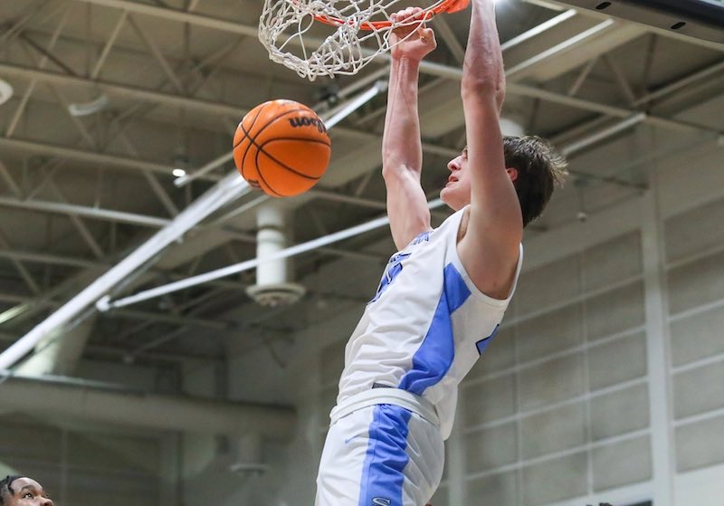 Pro1Basketball's tweet photo. BIG MAN, not big guard. 

The last 4 games for 6’9” @SPHSBoysBskball @colin_turner_10, all wins:

30-10 Anniston 
24-10 Chelsea 
27-15 OM
21-11 Jacksonville 

A great get by @UNGMBB.

#Monster #RespectTheBigMan #P1 #ProOneBC #PoweredByUnderArmour

📸 @AlecEtheredgeSC https://t.co/Llwx3FGPpF