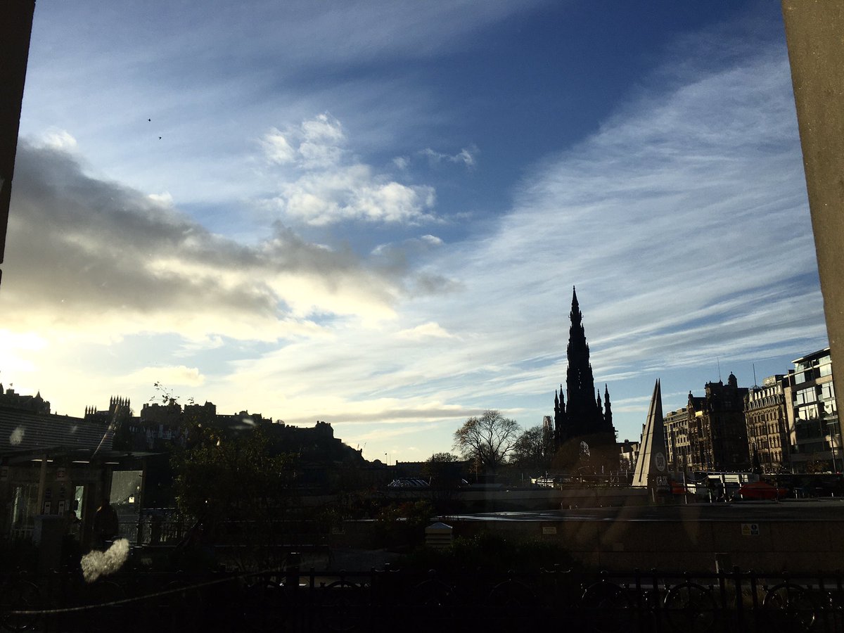 lilacpatsy's tweet image. Not many data conferences that you can go to that have views like this!  Gorgeous day for #DataSummit21 #Edinburgh #Skyline #EdinburghCastle #ScottMonument