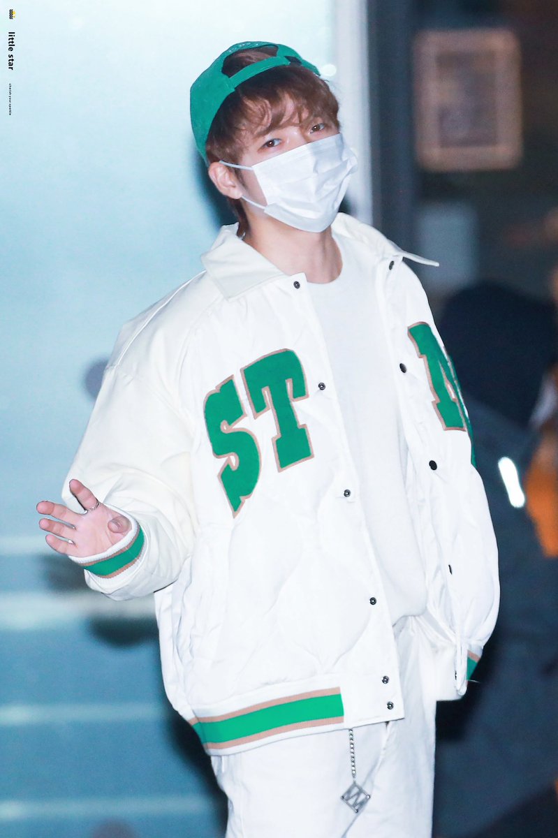 little_star_wh's tweet photo. 211123 야간작업실 출근
고딩 우현💚눈만보여도 귀엽다주깻어ㅠㅠ
#남우현 #우현 #인피니트 
#woohyun #INFINITE https://t.co/9PEq0052L0