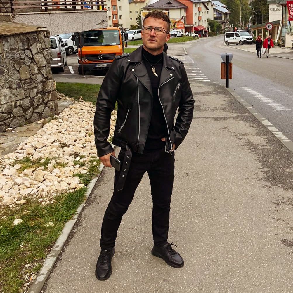 SupremePwrMan's tweet photo. #PowerMan #Travel #leather #LeatherJacket https://t.co/BwEhtadjFX