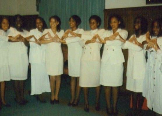 TheBuzzOnHR's tweet photo. Happy #Deltaversary to @ForeverPortiaB @tenaphaire @AbrilSutherland @TrapRecruiter, me 💁🏽♀️ and the tightest tail everrrrr: @opqst
25 years of Fierceness, Bodaciousness, and Intelligentnessssss!! 😉
#linesisters #dst1913 #fall96 #25thanniversary #AOML https://t.co/WuIOJJtMR4