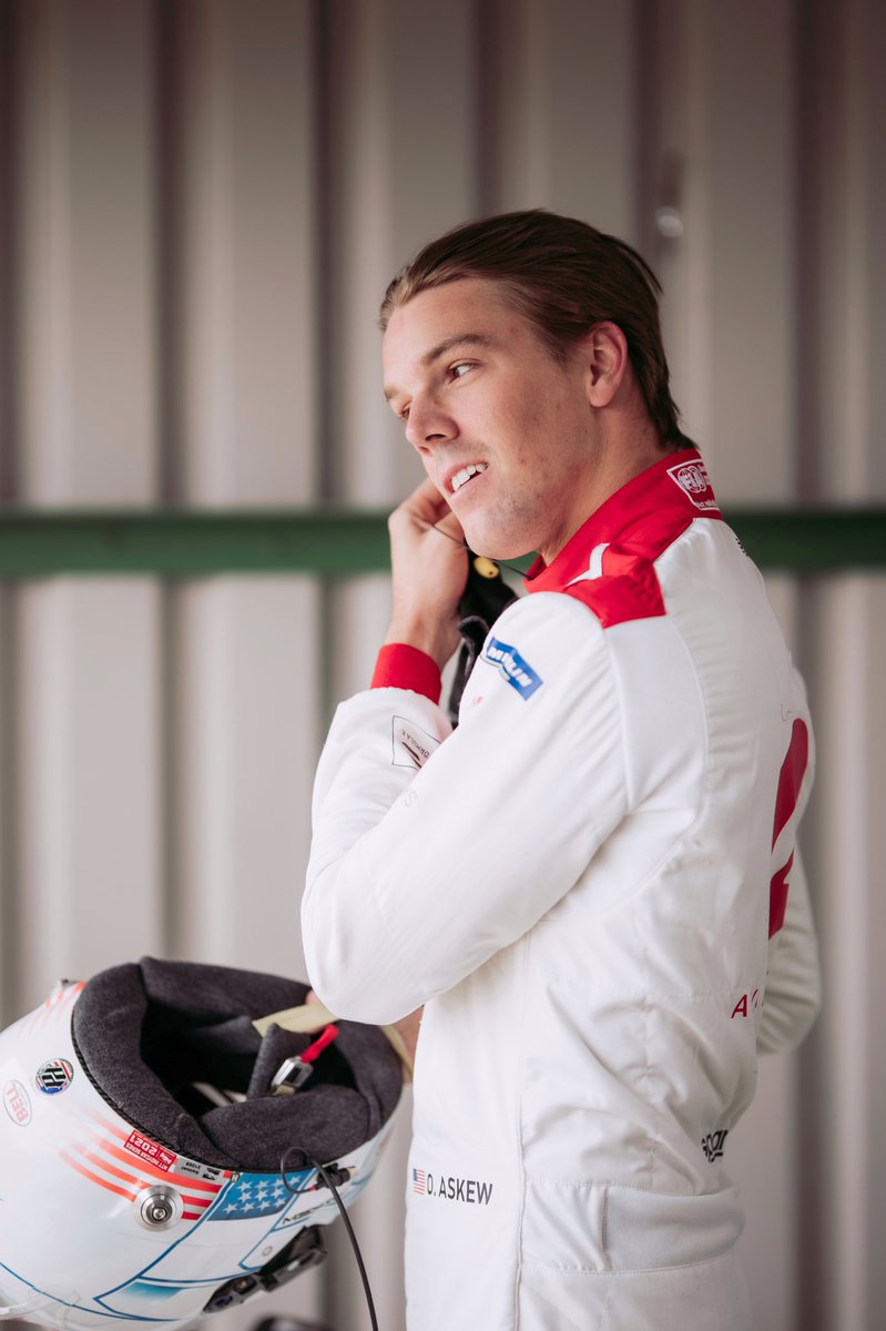 Oliver_Askew's tweet photo. Going electric! Very happy and excited to announce that I’ll be re-joining @FollowAndretti @avalancheavax and competing in the @fiaformulae Season 8 World Championship! ⚡️ #AllAndretti #abbformulae https://t.co/orbhecjoRd