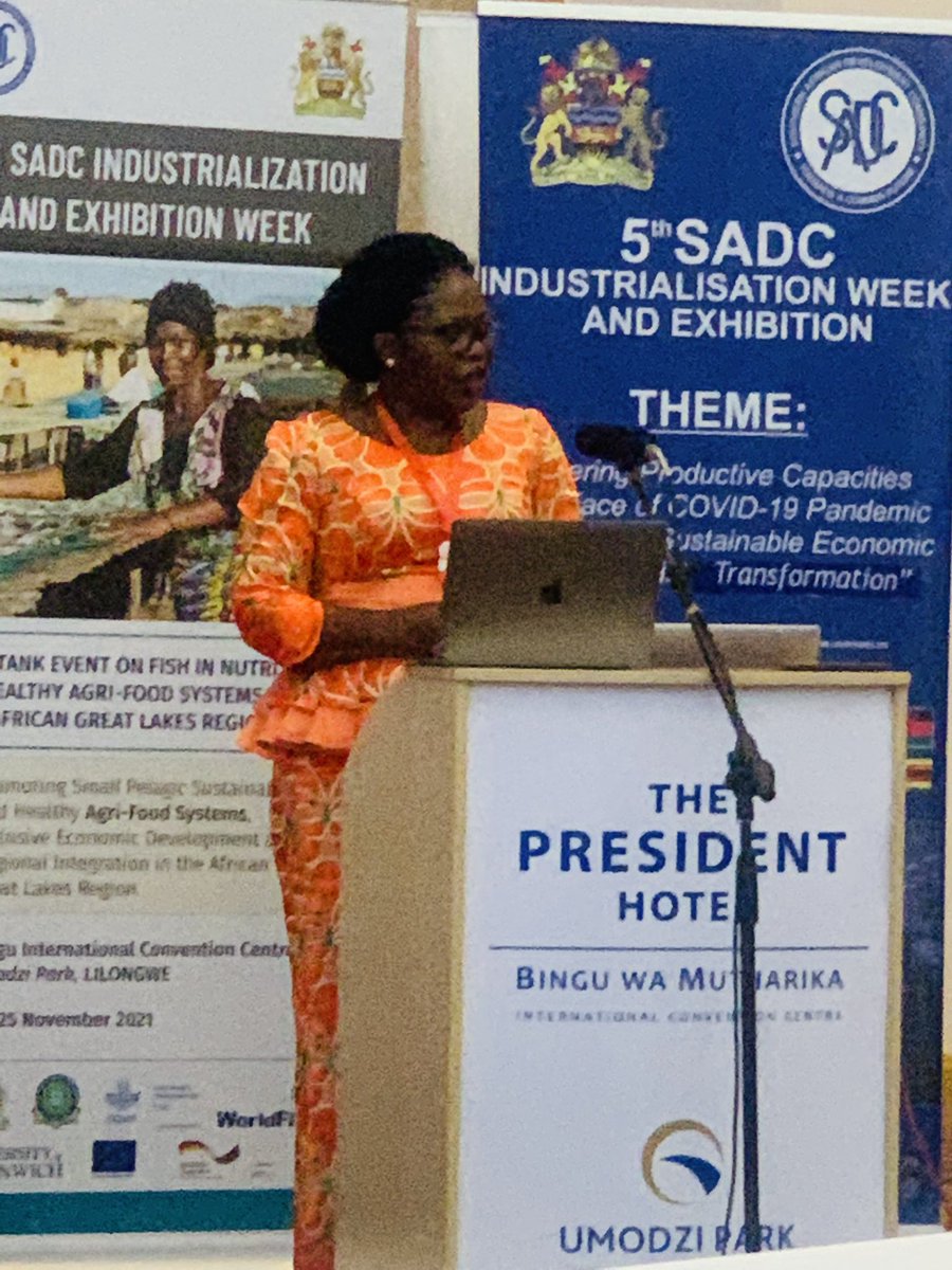 EditrudithLuka1's tweet photo. Happening now in #Malawi @EditrudithLuka1 shared insights and recommendations regarding the Impact of COVID 19 on women fish processors and traders in Sub- Saharan Africa. 
#IYAFA2022 
@PipCohen  @SSF_Nicole @EMEDO19 @Manu_FAO https://t.co/eiyjf2NWdR