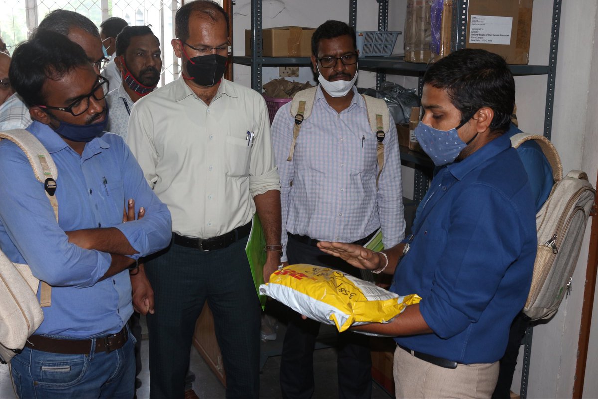 INbpgr's tweet photo. Trainees from #NIPHM visited @INbpgr Hyderabad on 24Nov2021. Scientists delivered lectures on PGR awareness & quarantine procedures and arranged laboratory & MTM visits. Crop diversity exhibits, live medicinal plants and posters were also displayed.
@icarindia https://t.co/LxFV6fMk5K