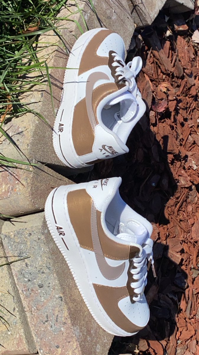 KayyDollaSign's tweet photo. cocoa 2x 🤎🌰
client LOVEDDD the last shades of browns i did, so i HADDDD TO RUN IT BACKKK!!🤩
#customshoes #airforce1 #blackart #customforces #smallbusiness #customkicks #ncat #uncg #femaleartist #ncat #ncat21 #ncat22 #ncat23 #ncat24 #ncat25 #aggiepride #aggieapparel https://t.co/fCDv3EeTpW