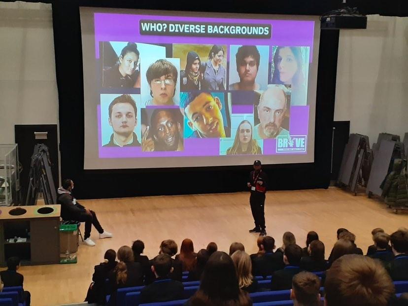 ConnectFutures's tweet photo. 🙌 Thanks to @WMount school for welcoming @MalikMD7 and Kieran from @StGilesTrust for the delivery of a #BRAVE #workshop 

👉 For more info on our BRAVE #workshops for #youngpeople #professionals and the #community check out the link below 👇

https://t.co/S6OdKEe2Nh

#Yorkshire https://t.co/TyIPtqmfnh