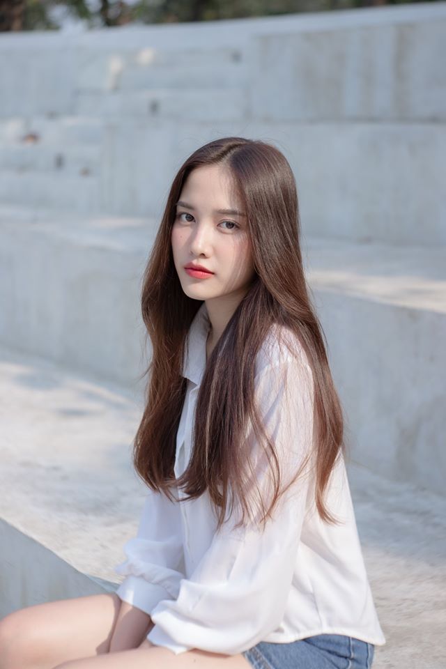 Bao giờ cho chuối có cành. Cho sung có nụ cho hành có hoa. Bao giờ bạn lạ chào ta. Cho quen cho biết cho thành bạn thân.