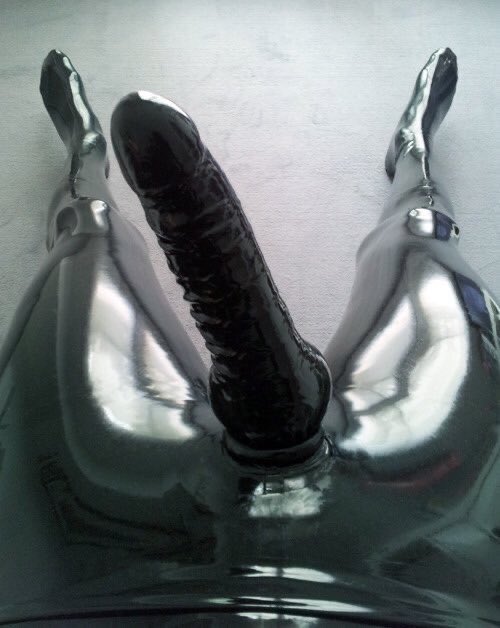 latexdick's tweet photo. J’adore mon leggings en latex 
#latex #latexleggings #latexdick #porn #hetero #pantyhose #leggings #fetish #nsfw #hot #onlyfans https://t.co/4qPrTIsnJv