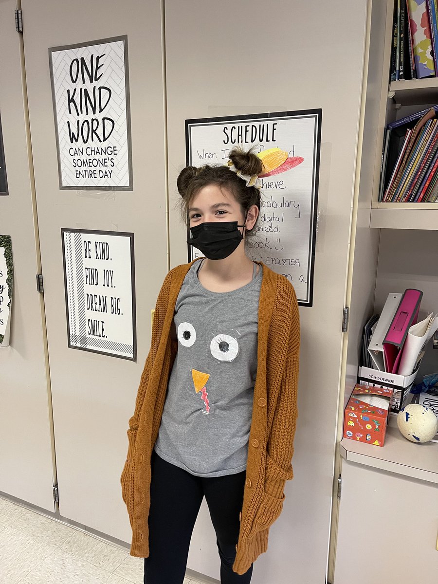 MsDacchille's tweet photo. 6B Turkeys! 🪶 🦃 🪶  @MrsStaub307 @INT_PRINCIPAL https://t.co/W4cKljfema