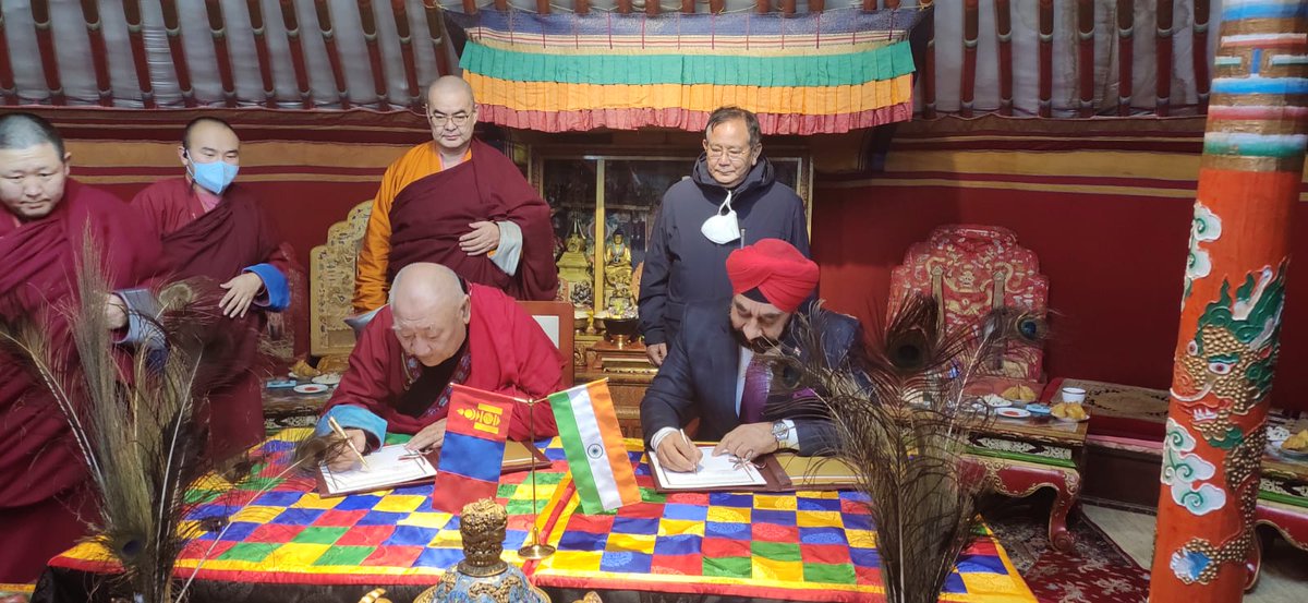 IndiainMongolia's tweet photo. Dr @RanjanRajkuma11 State Minister for External Affairs visited Gandan Monastery and Witnessed signing of MOU on Digitization of 1 million Buddhist manuscripts by Khamba Nomun Khan
@meaindia @IndianDiplomacy #GandanMonastery
@ddnews_official @wionews @MongolDiplomacy https://t.co/vUgsdfoZlr