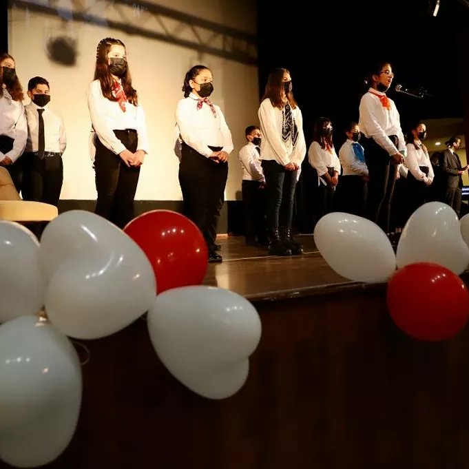 carsambamem's tweet photo. 24 Kasım Öğretmenler Günü için @cumhuriyetoo55'nun hazırlamış olduğu program Çarşamba Belediyesi Cemil Şensoy Kültür Merkezi'nde gerçekleştirildi. Emeği geçen öğretmen ve öğrencilerimizi tebrik ederiz. @samsunmem @gokhanmurat1 @MustafaOzdmr55 @yuduf_tanrioven @halilkanat https://t.co/fAOuo12uRc