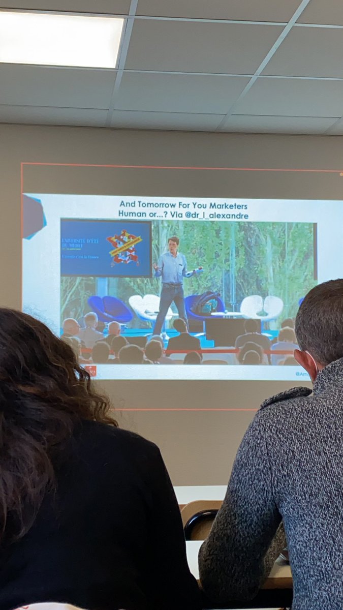 « former une intelligence artificielle est ultra rapide, former une intelligence biologique est ultra lente » conférence sur l’impact de l’IA par <a href="/dr_l_alexandre/">Docteur Laurent Alexandre</a> lors du cours d’<a href="/ArnaultChatel/">Arnault Chatel</a> 

#mbadmb #IA #transfonum