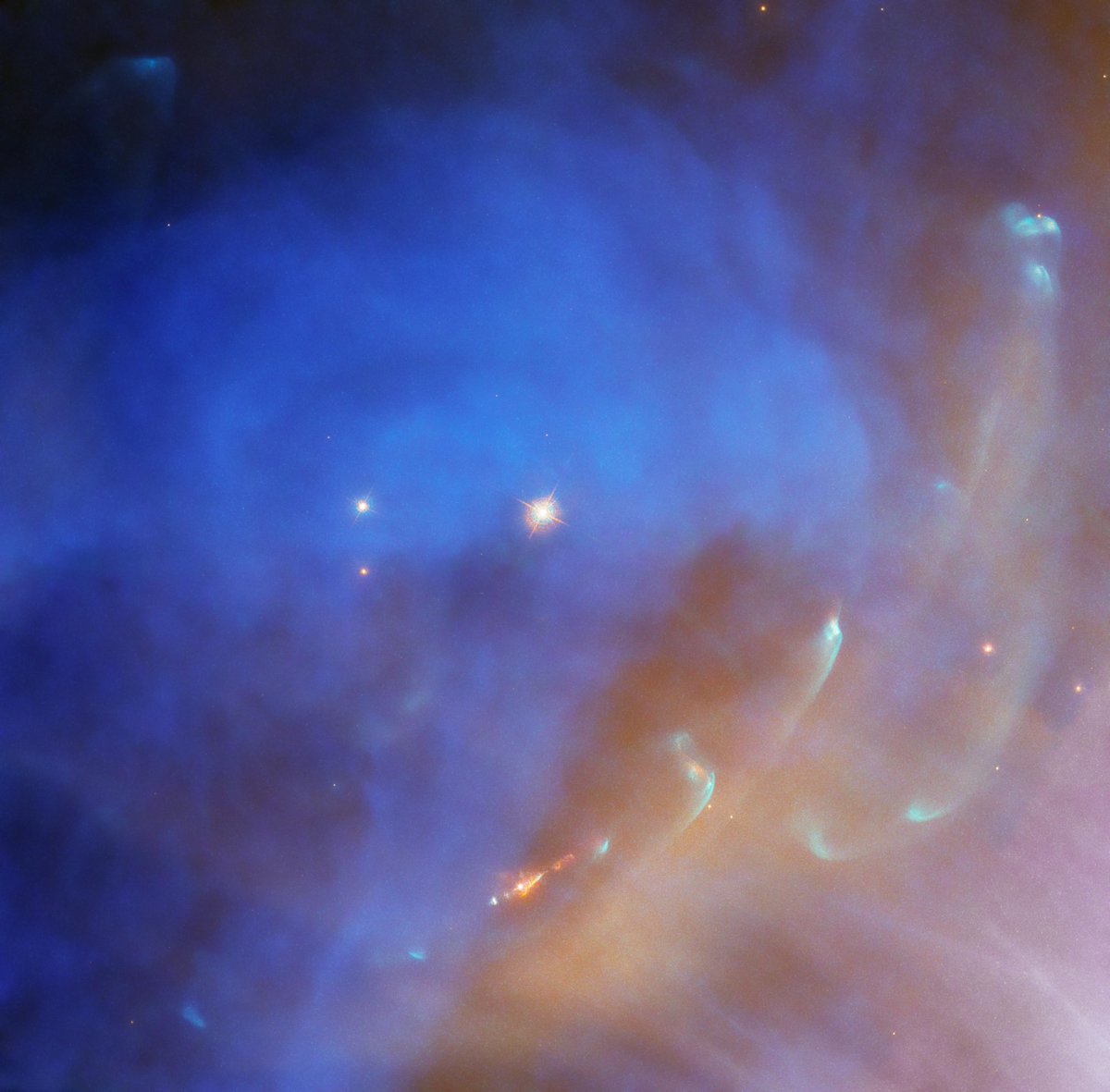 NASAHubble's tweet photo. 💙 Blue never looked better! 

Hubble captured these breathtaking vistas from the Running Man Nebula, located in the constellation Orion.

Read more: https://t.co/9FxuC9rZ19 &amp; https://t.co/YRp5odOm4y

#NebulaNovember https://t.co/1f7CQXaBgN